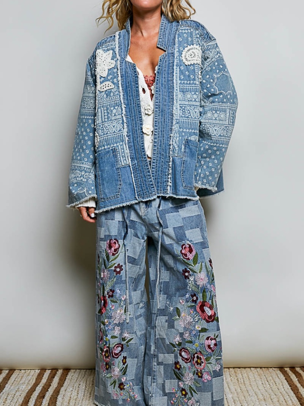 POL Light Wash Denim Paisley Print Embroidered Pockets Frayed Detail jacket - Picture 2 of 7